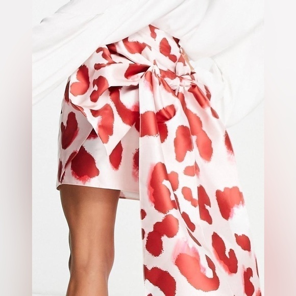 NWT. ASOS LUXE 6 Satin Bow Back Mini Skirt in Pink Animal Print. - Picture 6 of 9